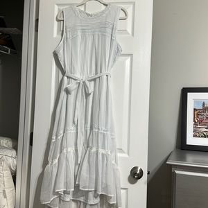 Simply Vera size XL white sleeveless midi dress.